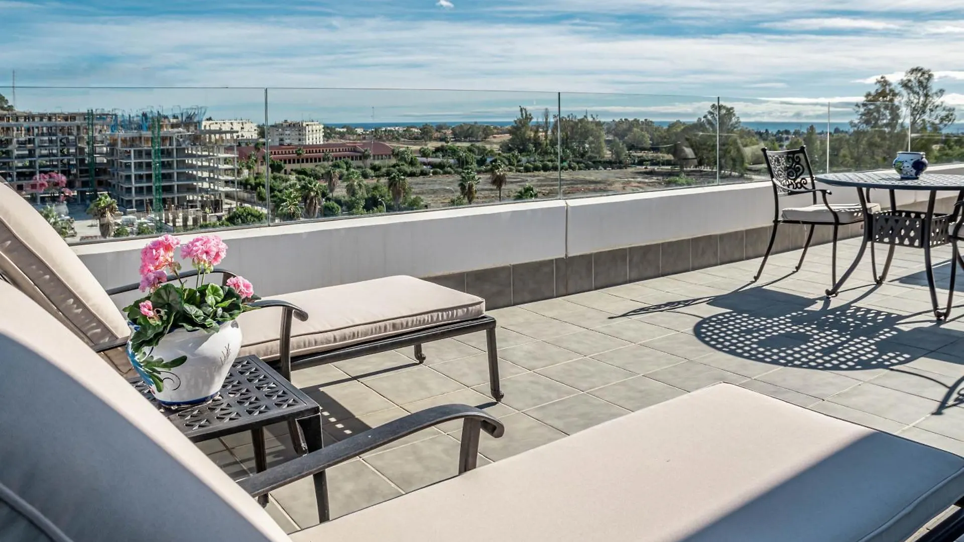 Jg36B- Luxury Penthouse With Spacious Balcony location