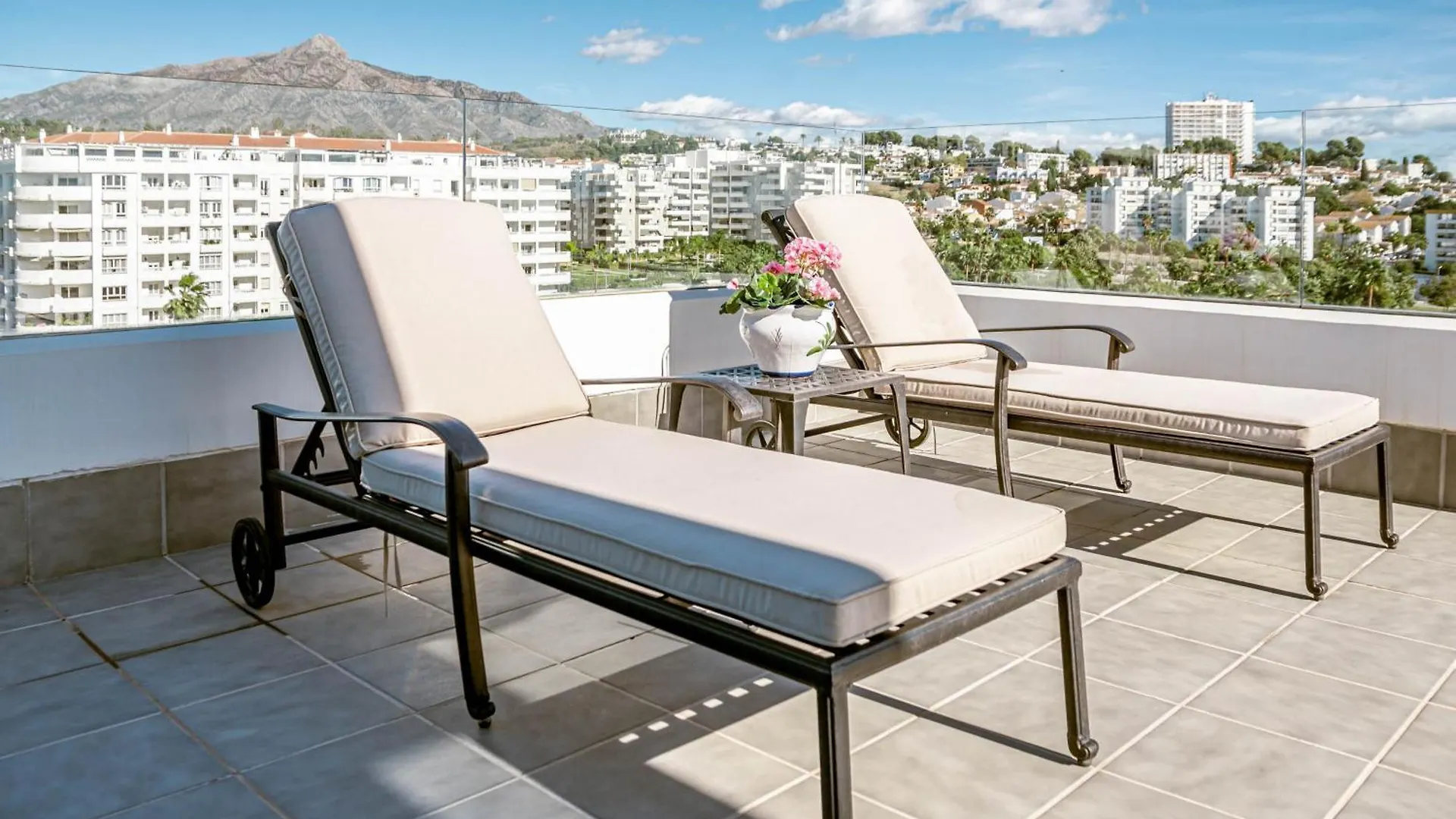 Apartamento Jg36B- Luxury Penthouse With Spacious Balcony Marbella España